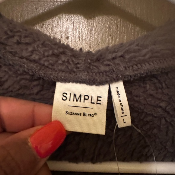 56. Simple Suzanne Betro gray fuzzy hooded jacket L - Picture 3 of 4